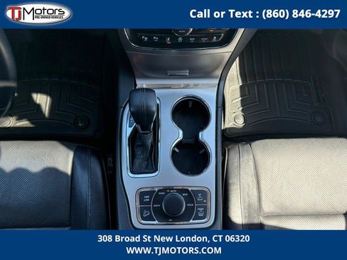 Used 2017 Jeep Grand Cherokee Summit AWD/4WD image 18