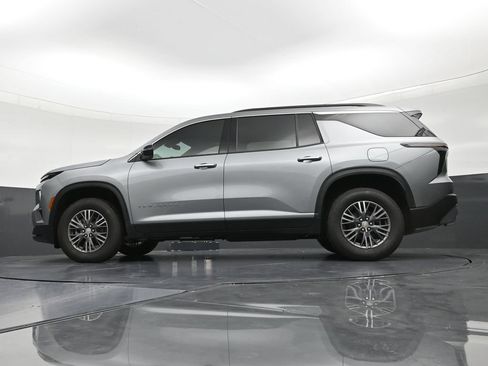 Used 2026 Chevrolet Traverse LT FWD image 21