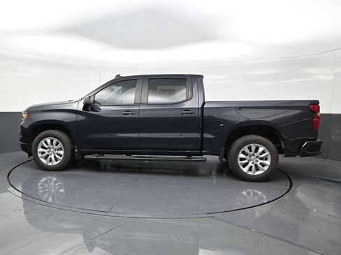 Used 2023 Chevrolet Silverado 1500 Custom RWD image 2