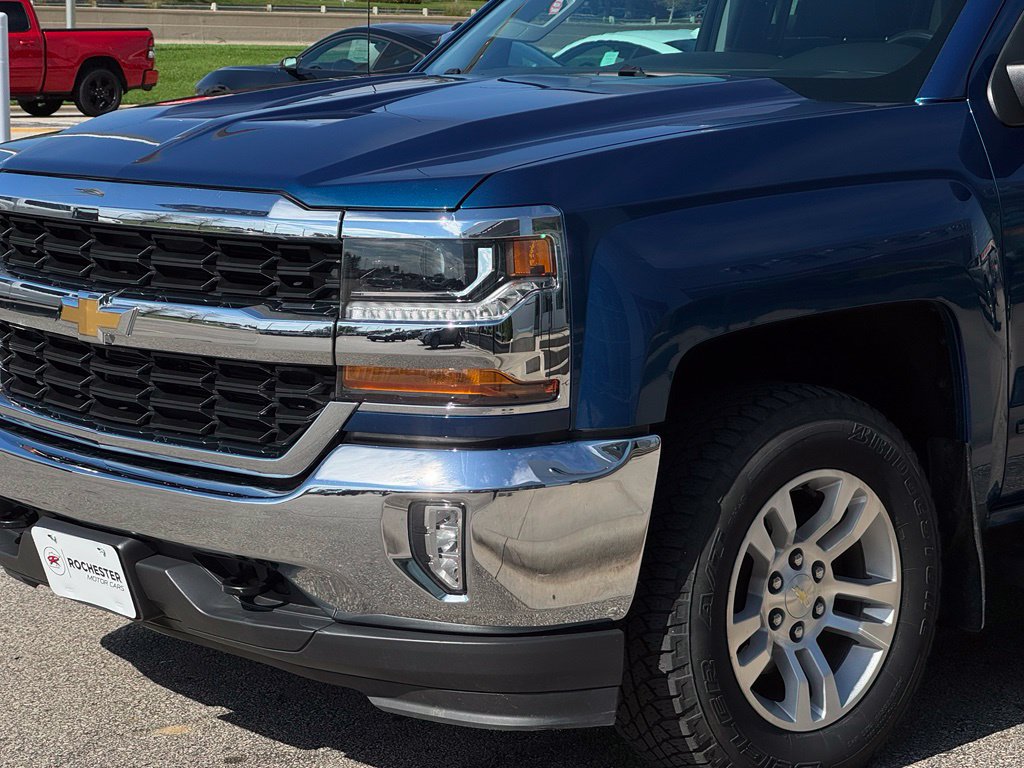 Used 2018 Chevrolet Silverado 1500 LT w/ All Star Edition AWD/4WD image 36