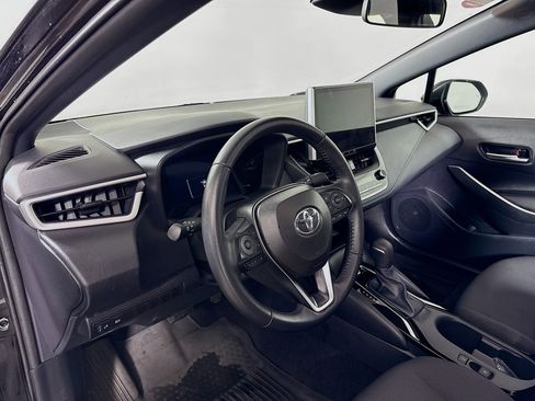 Certified 2025 Toyota Corolla SE w/ SE Premium Package image 9