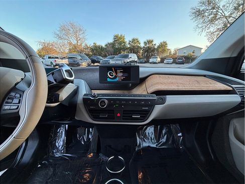 Used 2015 BMW i3 w/ Range Extender image 11