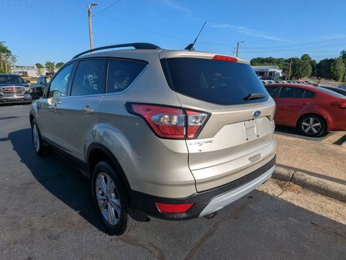 Used 2018 Ford Escape SEL AWD/4WD image 5