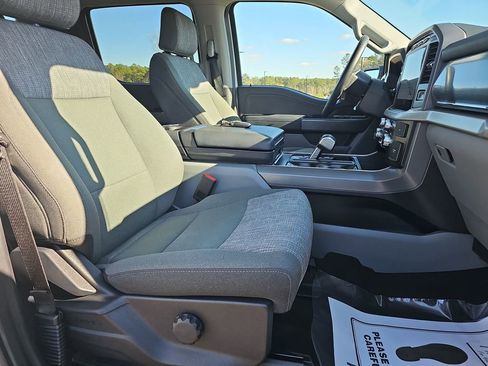 Used 2023 Ford F150 Lightning XLT image 12