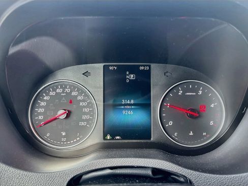 Used 2024 Mercedes-Benz Sprinter 2500 image 36