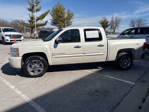 Used 2009 Chevrolet Silverado 1500 LTZ w/ White Diamond Edition image 14
