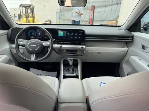 Used 2025 Hyundai Kona SEL AWD/4WD image 27