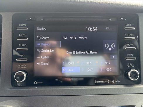 Used 2020 Toyota Sienna LE image 12