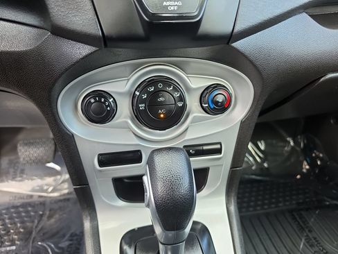 Used 2016 Ford Fiesta SE FWD image 17