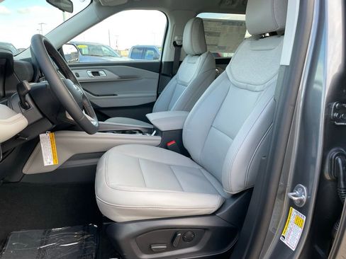 New 2026 Ford Explorer Active w/ Active Comfort Package AWD/4WD image 7