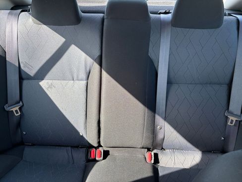 Used 2025 Nissan Versa SV image 36