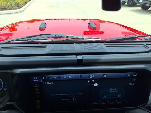Used 2025 Jeep Wrangler Unlimited Sahara AWD/4WD image 32