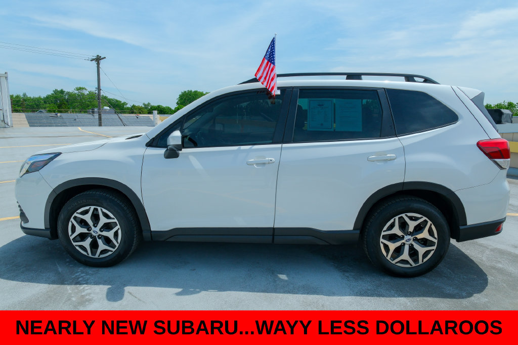Used 2023 Subaru Forester Premium AWD/4WD image 2