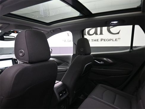 Used 2022 GMC Terrain SLE w/ Driver Convenience Package image 24
