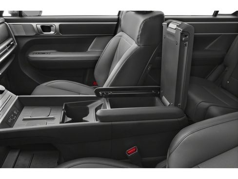 Used 2025 Hyundai Santa Fe SEL FWD image 9
