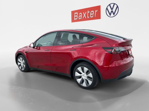 Used 2024 Tesla Model Y Long Range AWD/4WD image 13