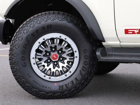New 2026 Ford Bronco Outer Banks w/ Sasquatch Package AWD/4WD image 2