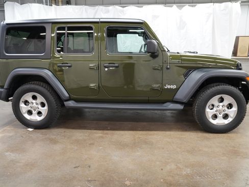 Used 2021 Jeep Wrangler Unlimited Sport AWD/4WD image 2