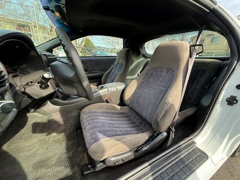 Used 2002 Chevrolet Camaro LT w/ Preferred Equipment Group 1 RWD image 11