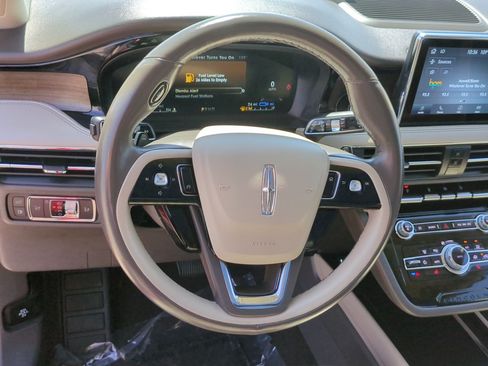 Used 2022 Lincoln Corsair Grand Touring AWD/4WD image 17
