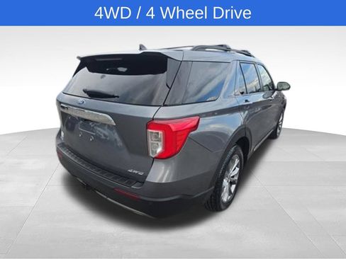 Used 2022 Ford Explorer XLT w/ Equipment Group 202A AWD/4WD image 6