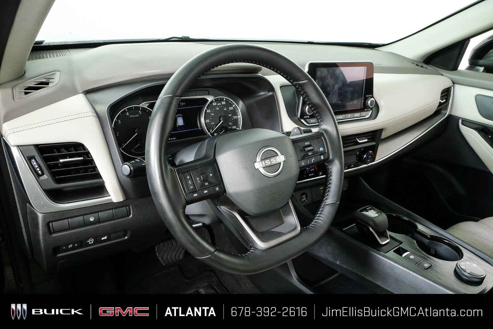 Used 2025 Nissan Rogue SV AWD/4WD image 5