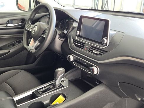 Used 2020 Nissan Altima 2.5 S image 5