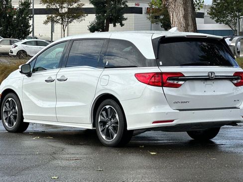 Used 2022 Honda Odyssey Elite image 6