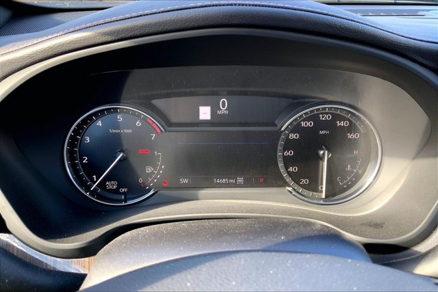 Used 2023 Cadillac XT4 Premium Luxury w/ LPO, Onyx Lite Package AWD/4WD image 20