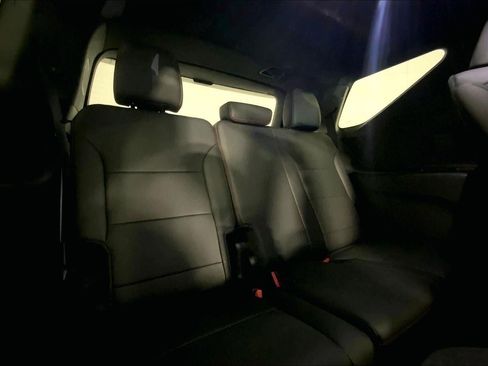 Used 2025 Chevrolet Traverse RS AWD/4WD image 24