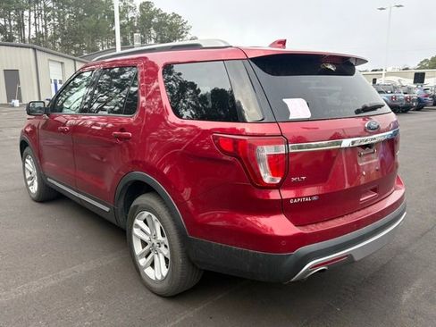 Used 2016 Ford Explorer XLT w/ Equipment Group 202A image 3