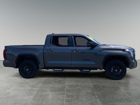 Used 2025 Toyota Tundra Limited AWD/4WD image 6