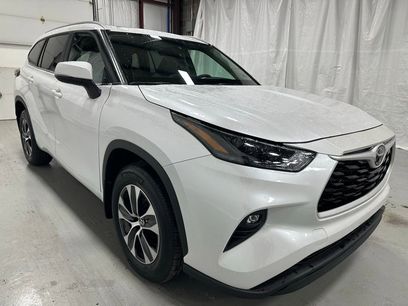 Used 2025 Toyota Highlander XLE