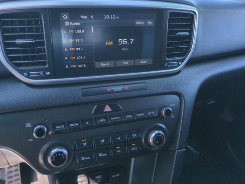 Used 2020 Kia Sportage S image 16