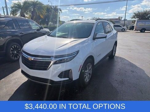 Used 2023 Chevrolet Equinox LT image 2