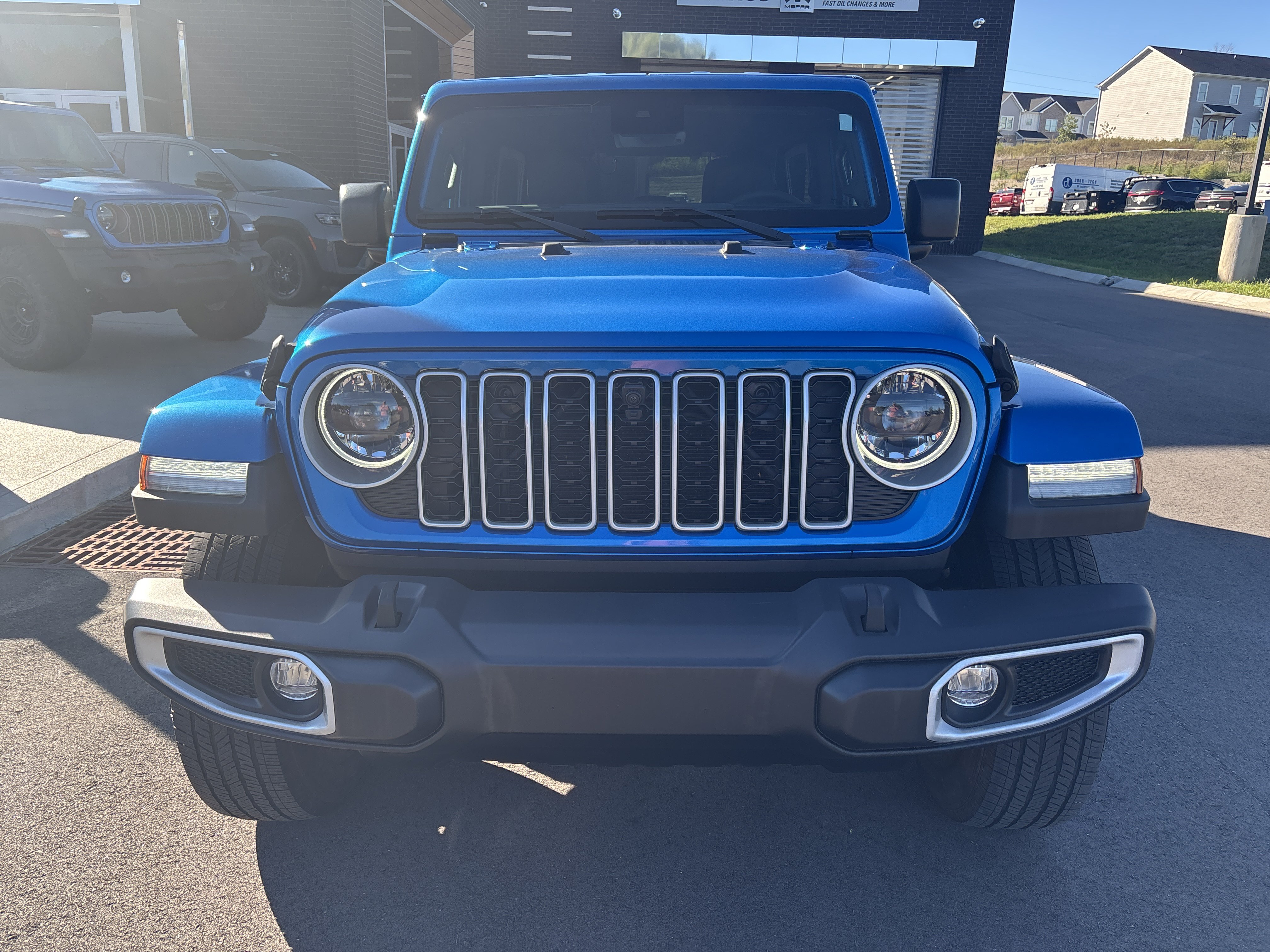 Used 2024 Jeep Wrangler Unlimited Sahara w/ Technology Group AWD/4WD image 10
