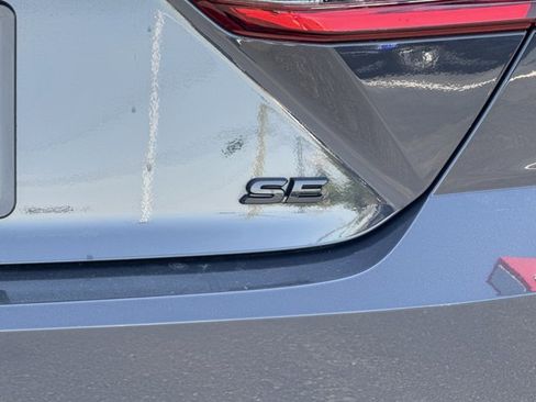 Used 2025 Toyota Camry SE image 9
