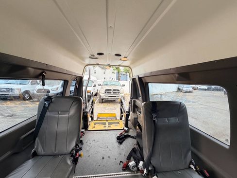 Used 2014 Ford E-350 and Econoline 350 Extended Super Duty w/ Power Group RWD image 67