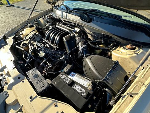 Used 2001 Ford Taurus SE image 31