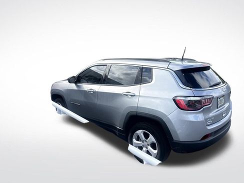 Used 2022 Jeep Compass Latitude image 12