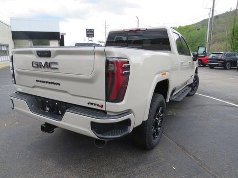 New 2026 GMC Sierra 2500 AT4 w/ LPO, Black Badging Package AWD/4WD image 7
