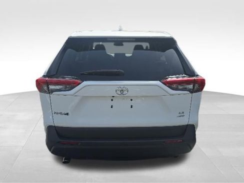Used 2024 Toyota RAV4 LE AWD/4WD image 5