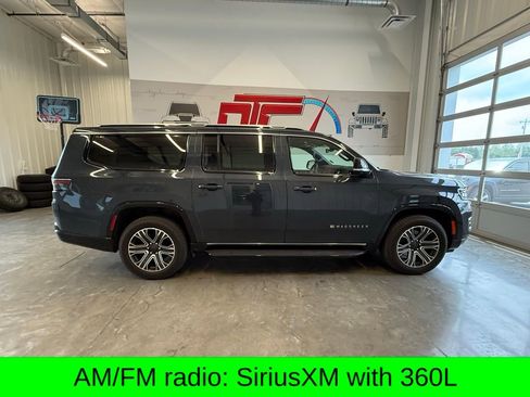 Used 2024 Jeep Wagoneer L 4WD w/ Premium Group I image 3