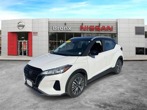 Used 2021 Nissan Kicks SV image 4