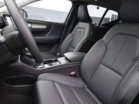 New 2026 Volvo XC40 B5 Plus w/ Protection Package Premier image 9