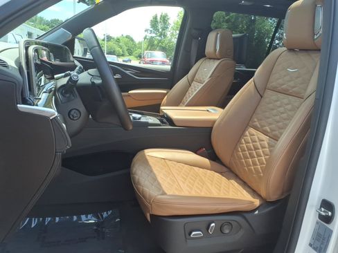 Used 2023 Cadillac Escalade Sport w/ Touring Package AWD/4WD image 18