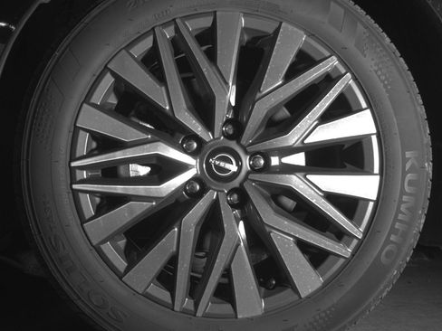 Used 2025 Nissan Altima 2.5 SV FWD image 12