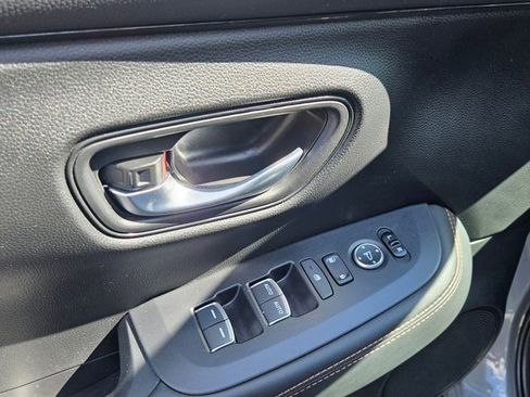 Used 2025 Honda HR-V Sport image 13