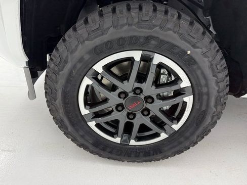 New 2025 Toyota Tacoma TRD Sport image 7