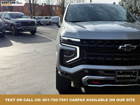 Used 2025 Chevrolet Suburban Z71 image 14